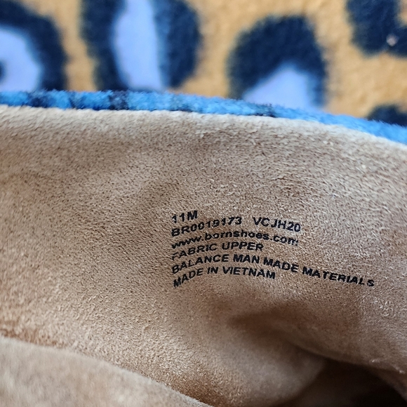 Born Zen Blue Cheetah Print Slides - Picture 6 of 7